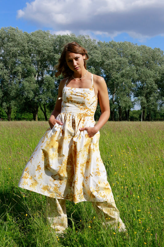 Schürzenkleid