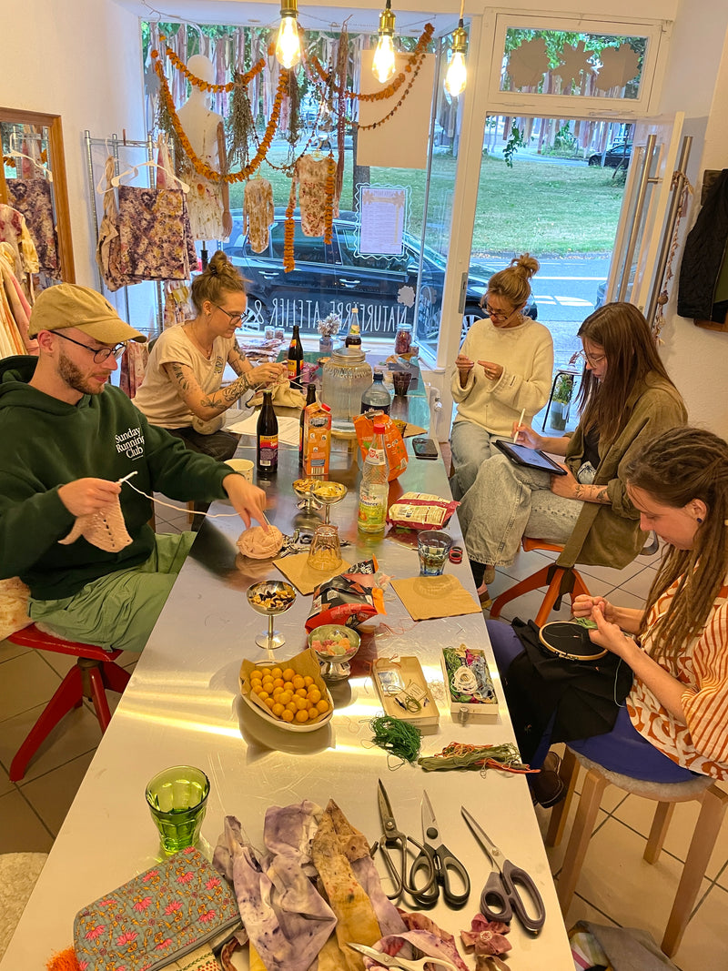 CRAFT & SCHNACK - DEIN KREATIV STAMMTISCH